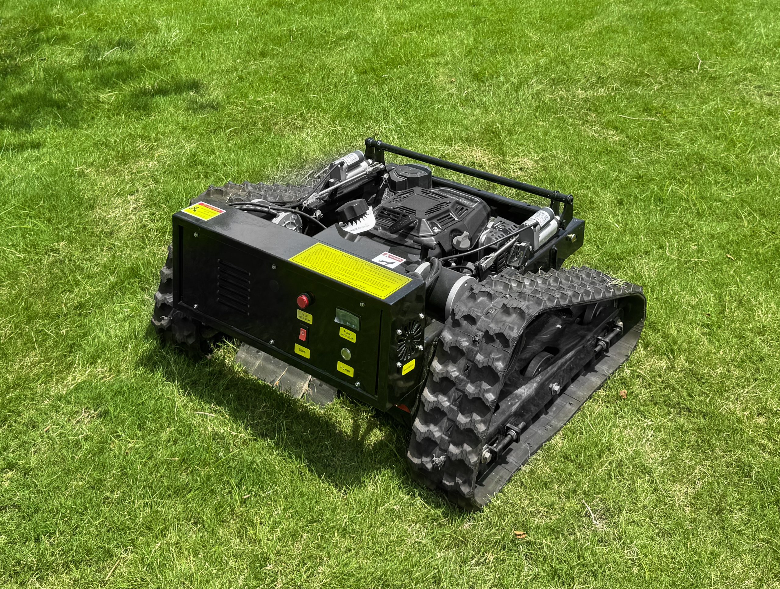 FY-550D Tracked Lawn Mower view 4