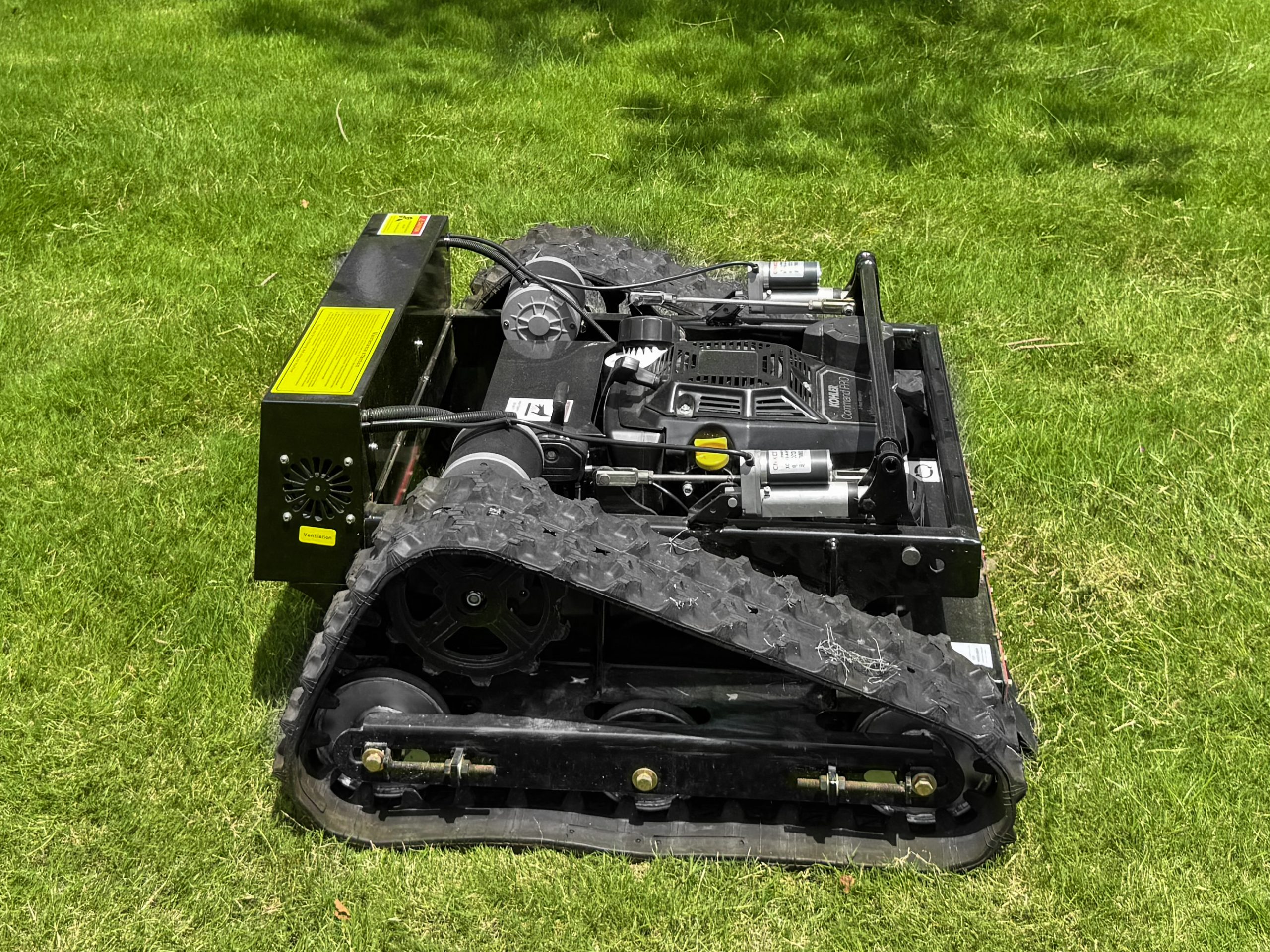 FY-550D Tracked Lawn Mower view 5