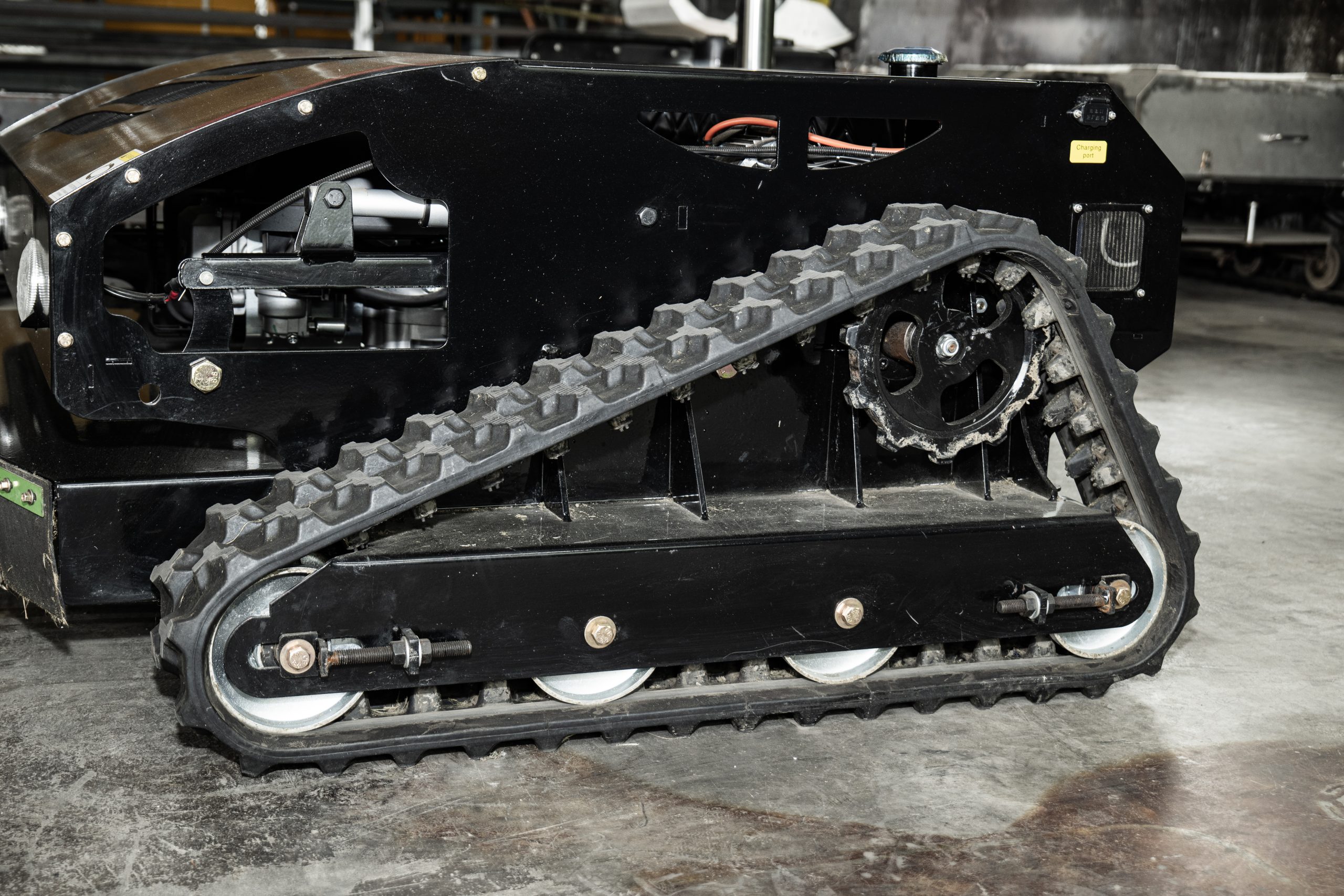 FY-800D Tracked Lawn Mower view 7