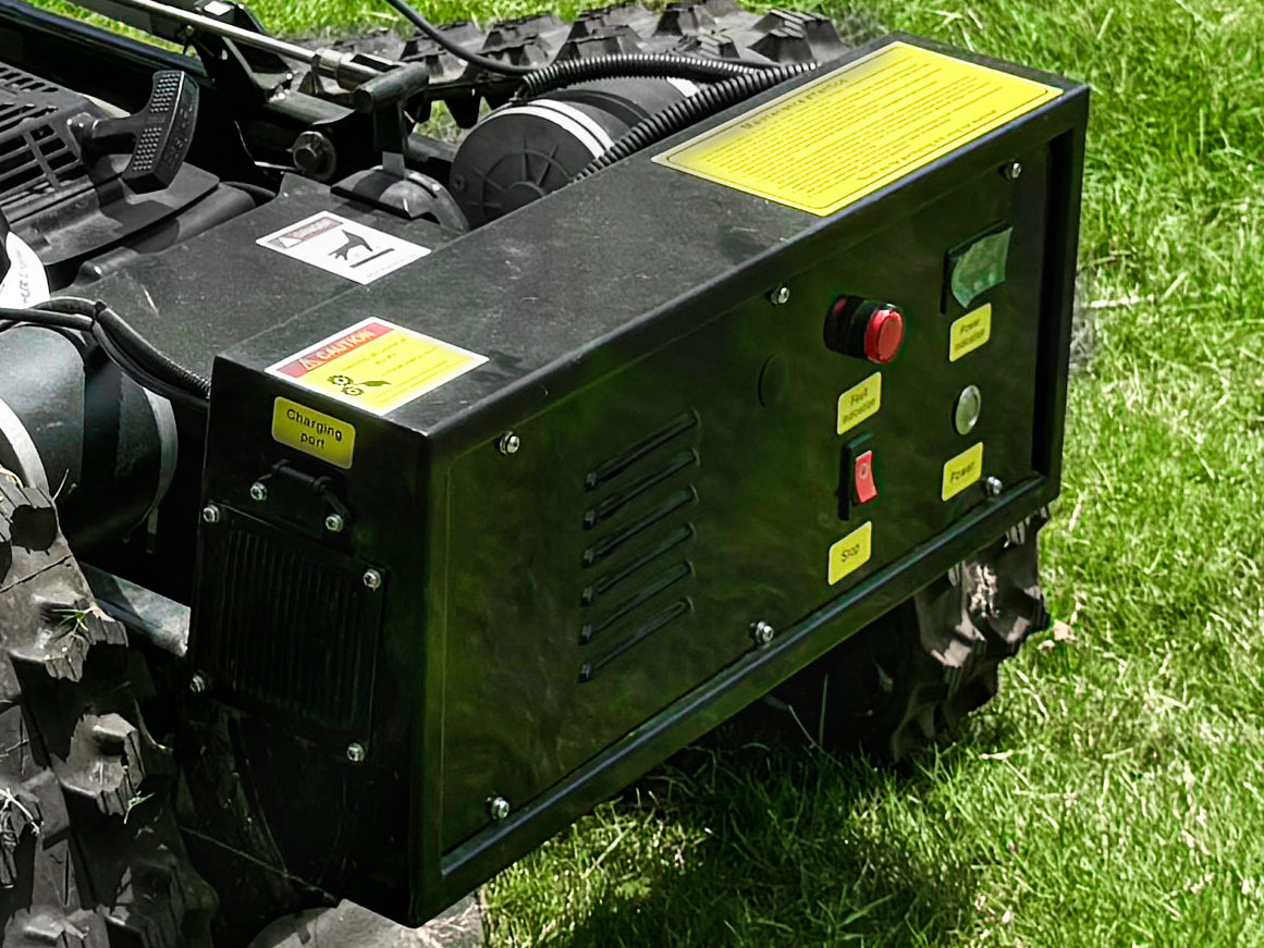 FY-550D Tracked Lawn Mower view 8