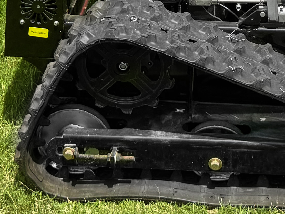 FY-550D Tracked Lawn Mower view 9